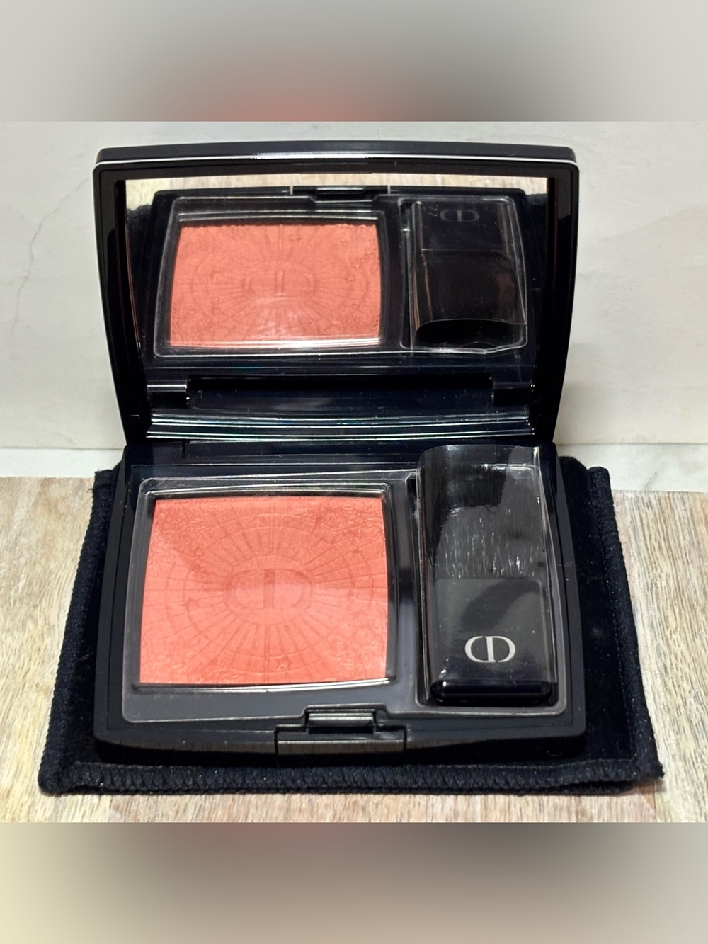 Dior Rouge Blush in 556 Cosmic Coral (Holiday 2022)